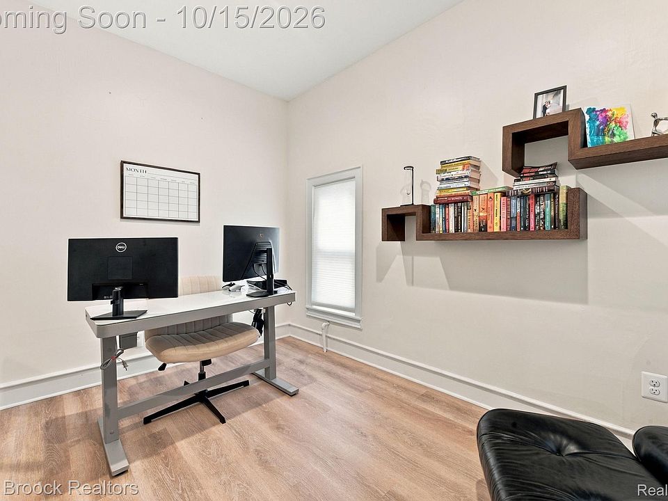 704 E Washington St, photo 13