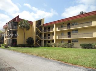 3285 Foxcroft Rd #E104, Miramar, FL 33025