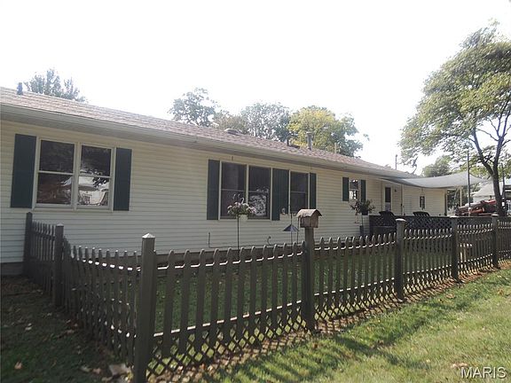 4th image of 405 W Spring St