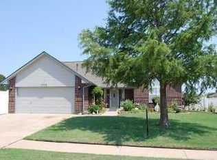 2704 Old Mill Rd, Moore, OK 73160