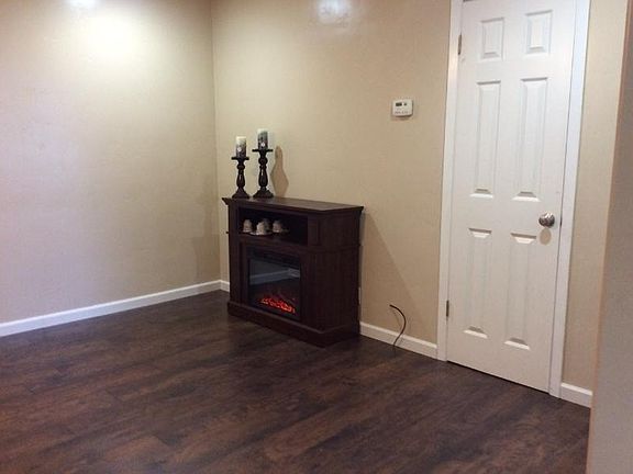 3rd image of 2076 Oakwood Dr #2