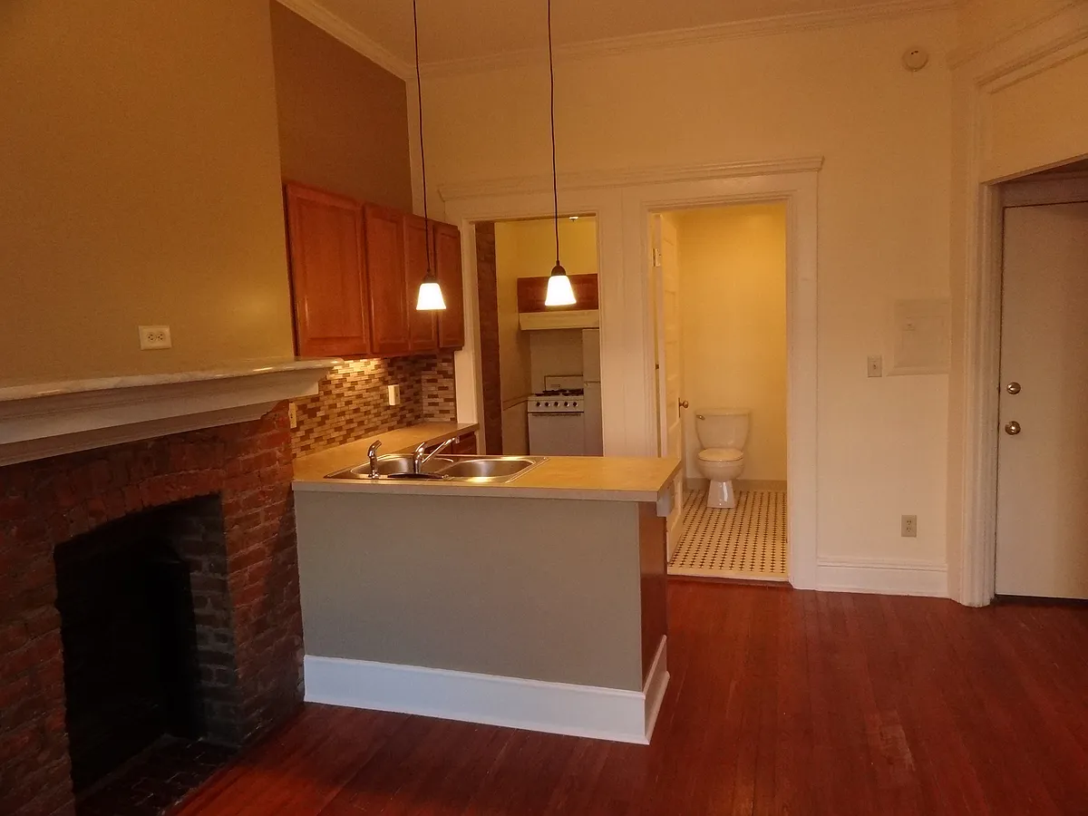 Building Photo - 407 State St #3