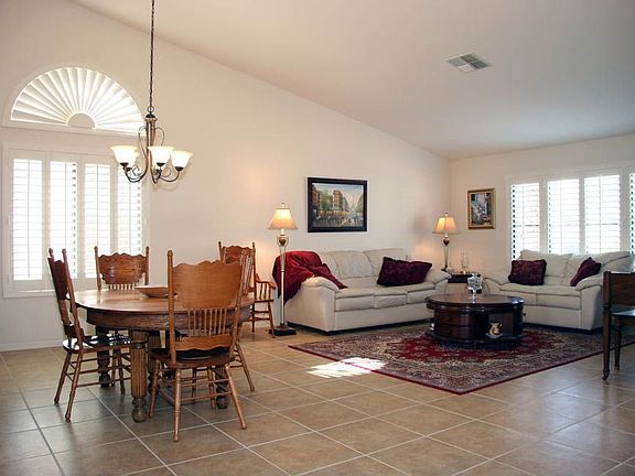 Neutral 18" tile