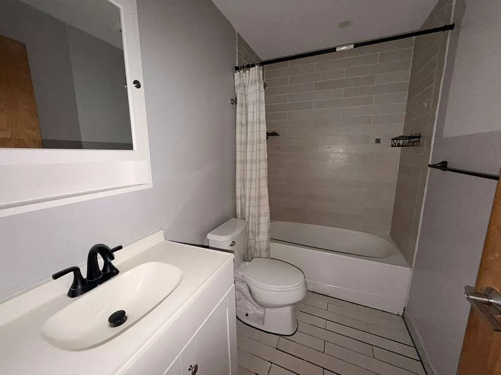 2 bed, $1,800 — Photo 4