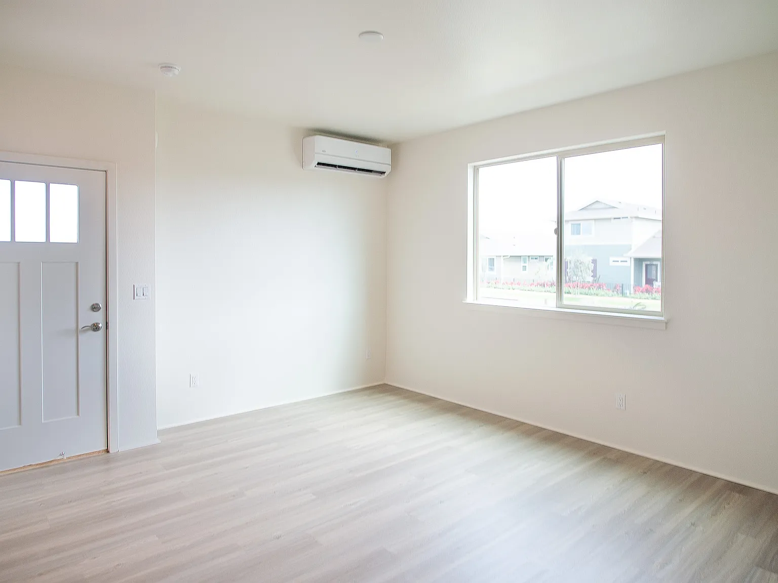 Studio, 350 sqft, $1,650 — Photo 1