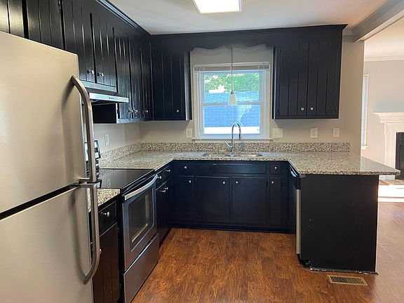 5th image of 3 W Wainwright Dr