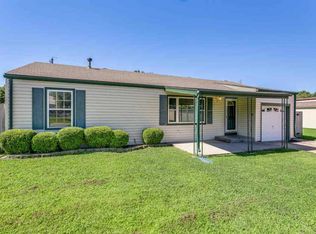 117 E Spencer Dr, Haysville, KS 67060