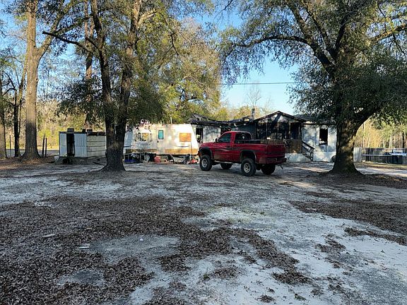 3rd image of 141 Smith Dr