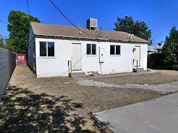 3rd image of 1434 Cedar St
