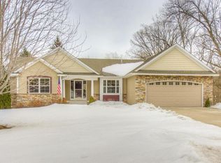 7041 Pleasant View Dr, Mounds View, MN 55112