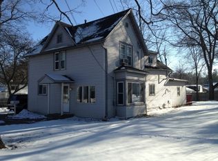 144 E Ontario St, Omro, WI 54963