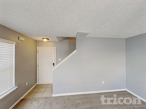 3rd image of 104 Silver Ridge Dr
