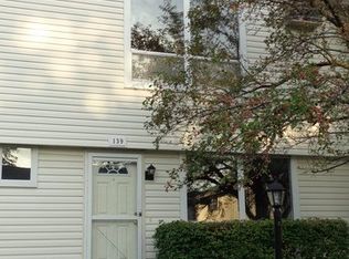 139 Raintree Ct, Aurora, IL 60504