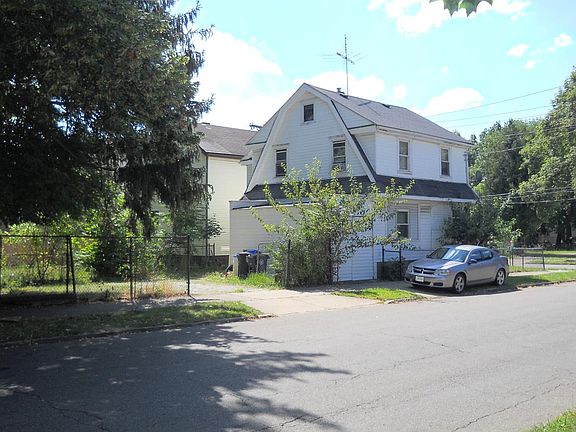 2nd image of 979 Delia Ave