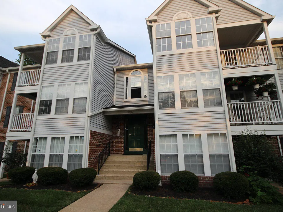 1002 Jessicas Ct #J