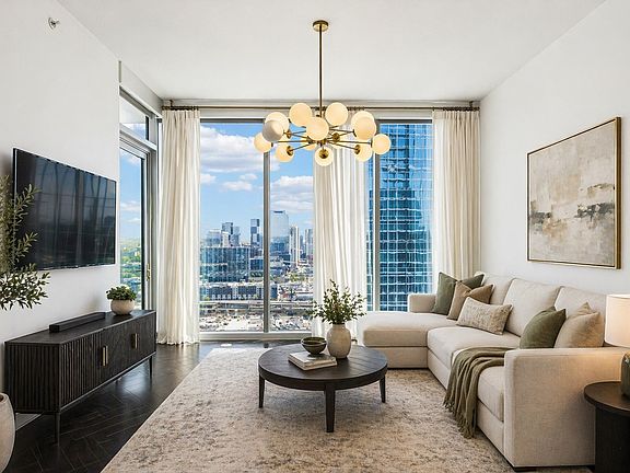 2nd image of 1616 W End Ave #2303