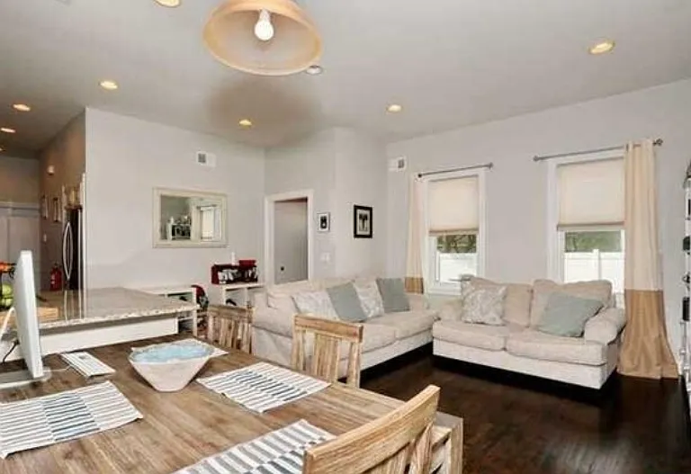 427 Monroe St — Photo 13