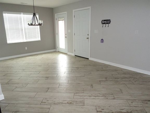 5th image of 205 Wilgus St