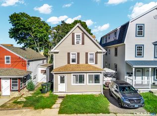 28 Ocean Ave, New London, CT 06320