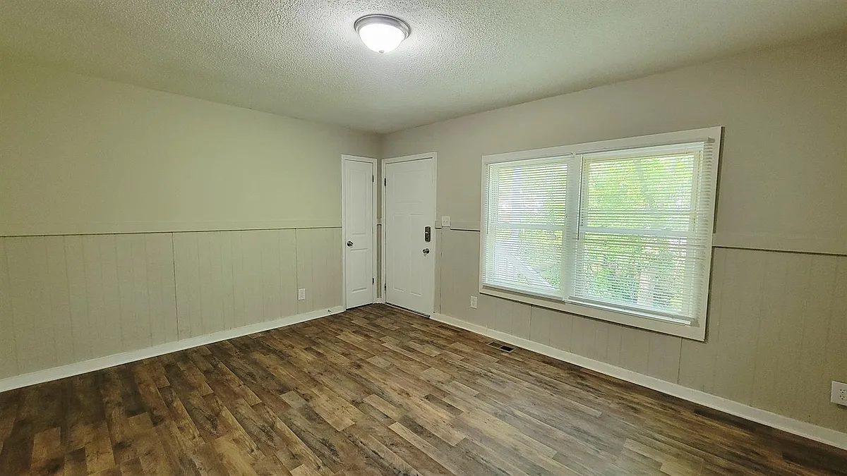 Building Photo - 1306 Ragan Ave #B
