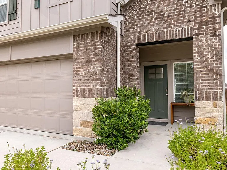 393 Apache Plum Dr — Photo 2