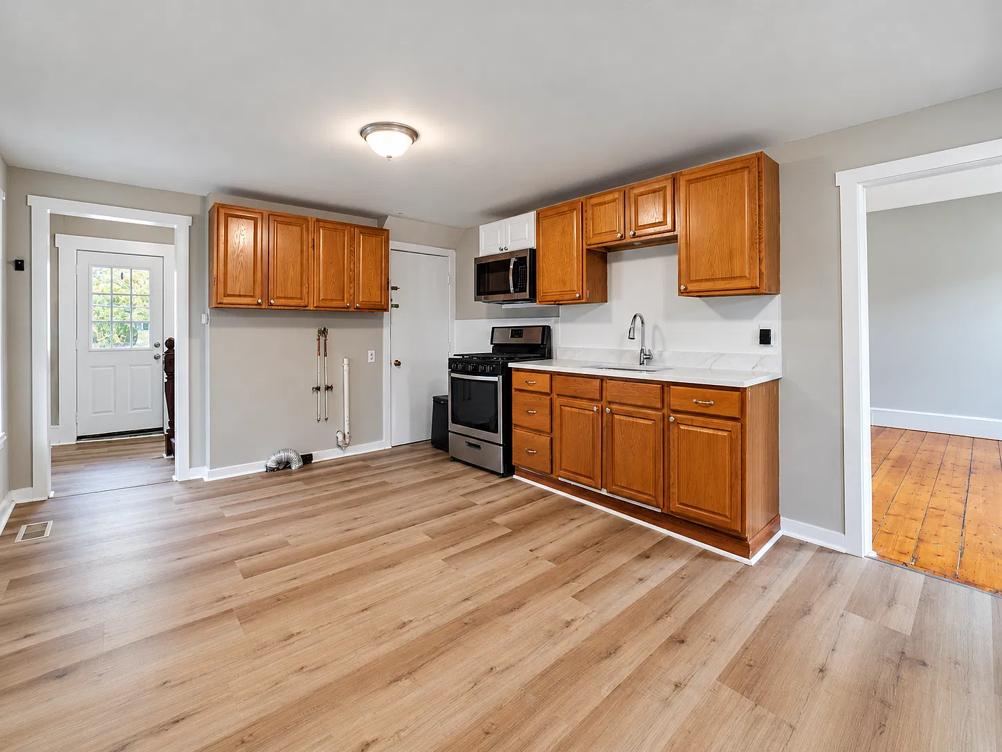 4 bed, 1350 sqft, $1,900 — Photo 4
