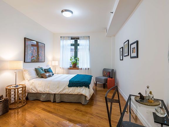 4th image of 35 Underhill Ave APT 2B