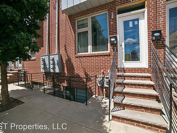 4th image of 1531 Ogden St #A