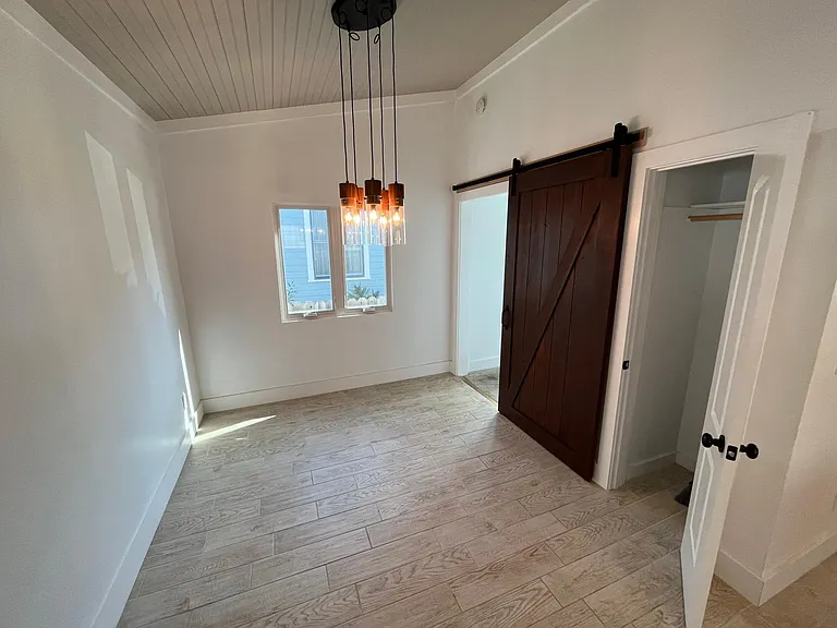 1576 Palmer St — Photo 8