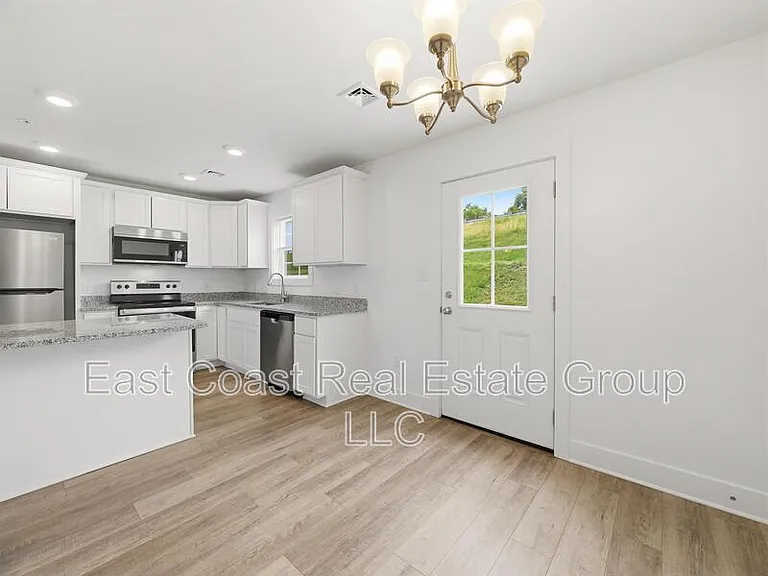 8780 Hillside Way — Photo 9