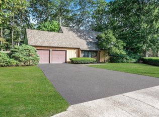 7 Birdseye Cir, Stony Brook, NY 11790