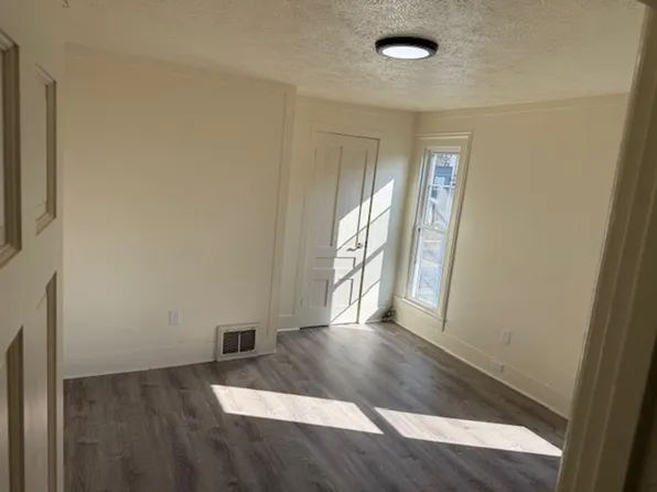 108 Burton SW, 108 Burton St SW #3, Grand Rapids, MI 49507