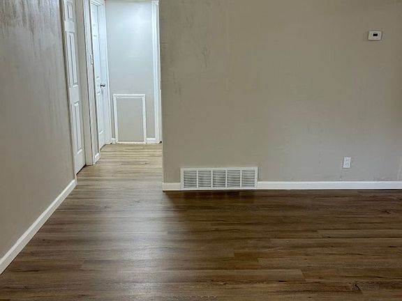 3rd image of 107 S Bon Air Ave