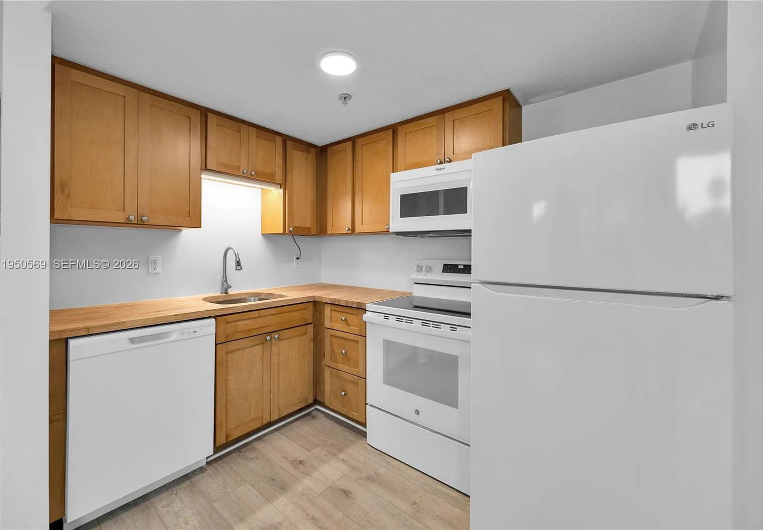 1 bed, 1.0 bath, 652 sqft, $2,400 — Photo 4