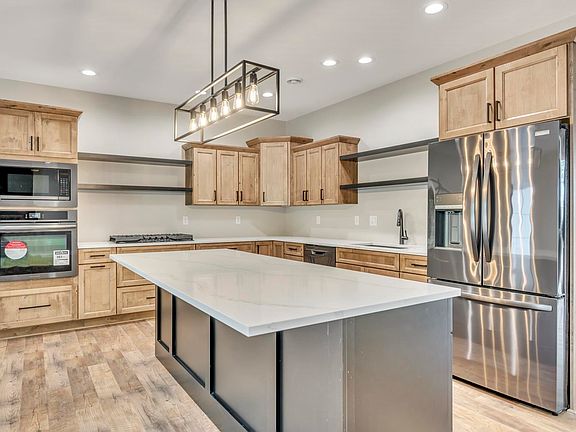 3rd image of 25345 140th St