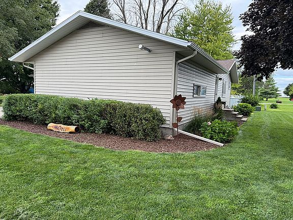 5th image of 504 1st St S