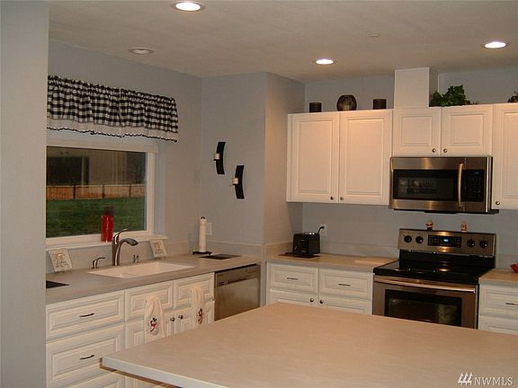 3rd image of 1217 Dutch Dr