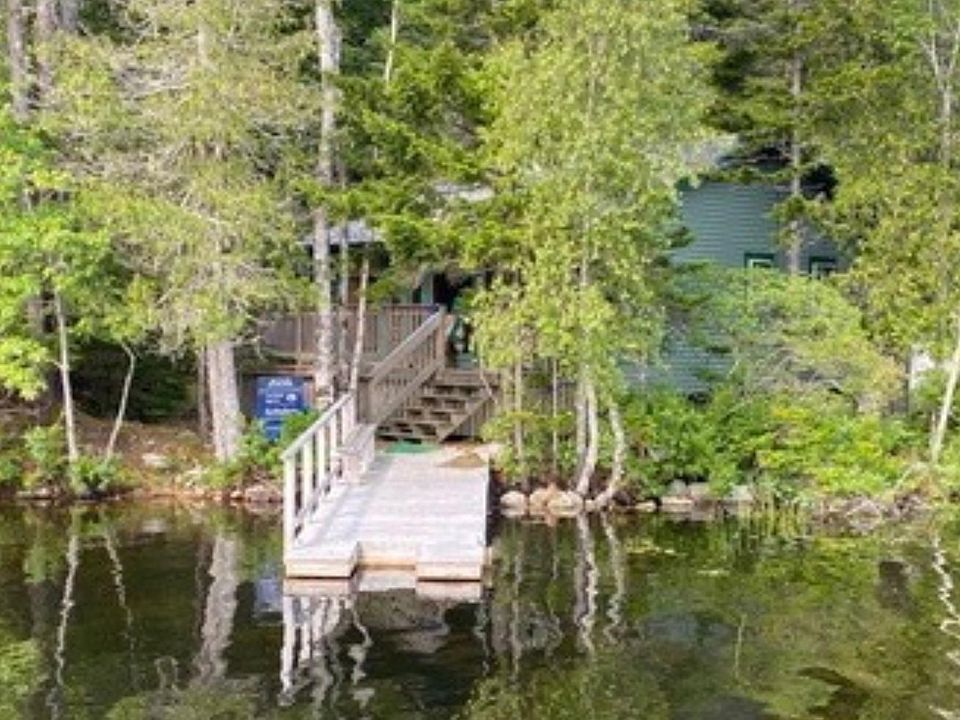 2nd image of 10 Northern Neck Rd