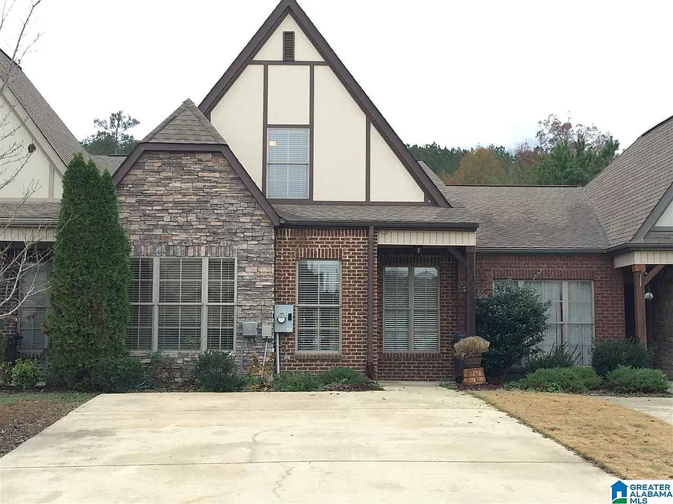 1033 Ashwood Dr