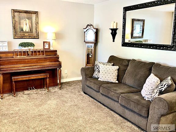 4th image of 661 Leona Cir