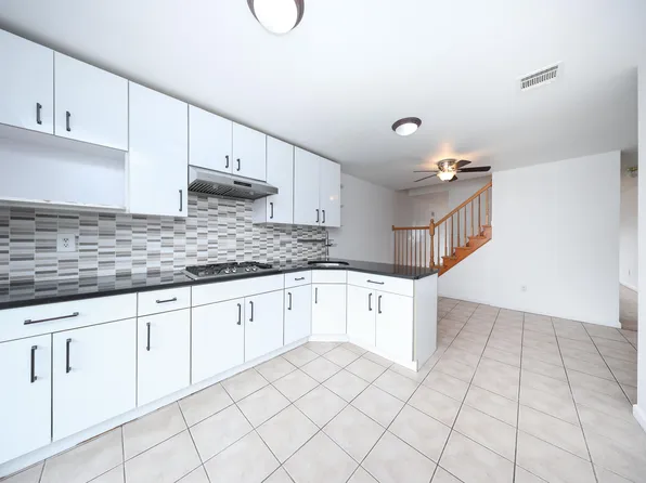 139 Kiswick Street image 9 of 31