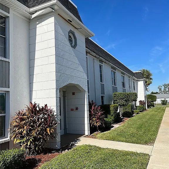 1st image of 6824 Sandtrap Dr #106