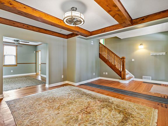 5th image of 638 Margaret St