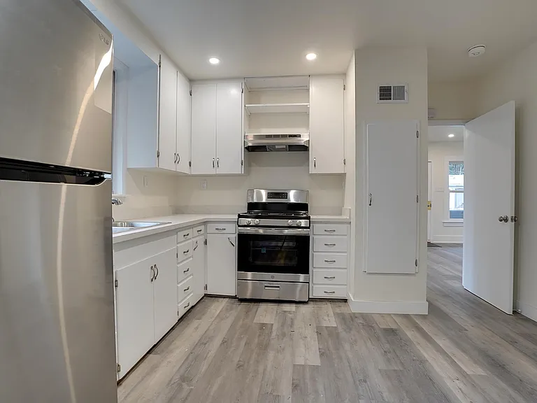 425 W Sierra Ave #425 — Photo 9