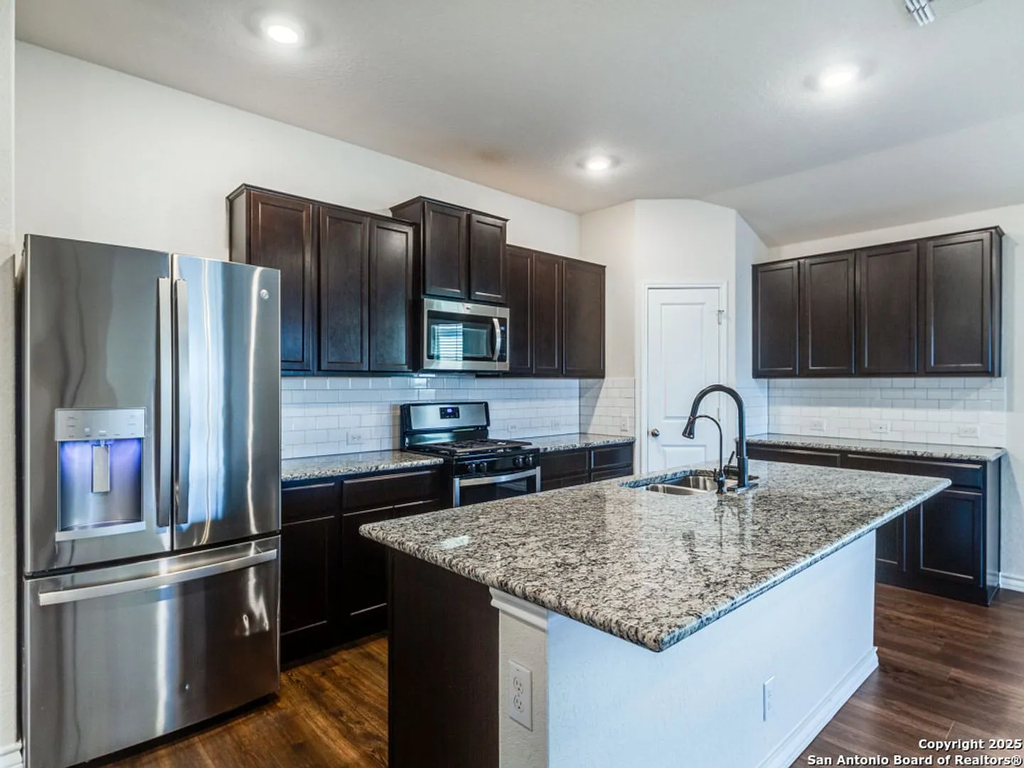 4 Bedroom 2 bathrooms located in Redbird Ranch Subdivision — Photo 4