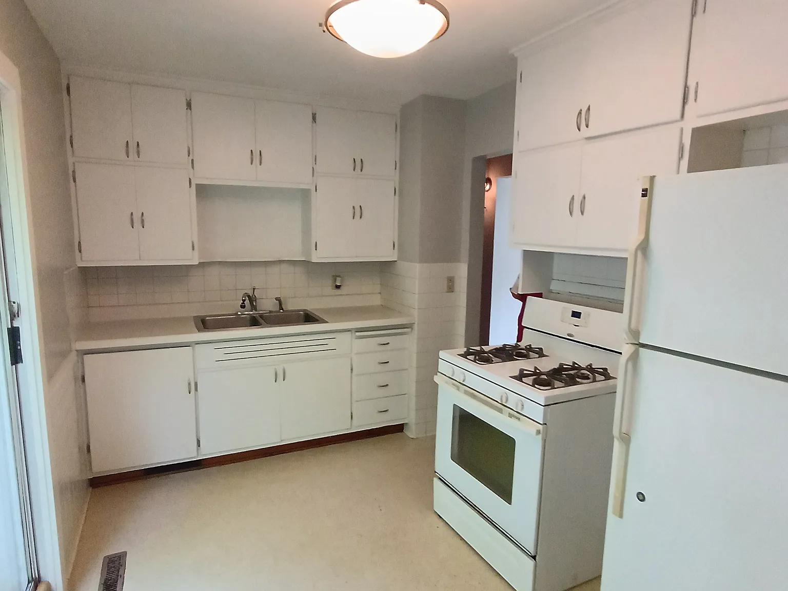 2 bed, 720 sqft, $1,000 — Photo 3