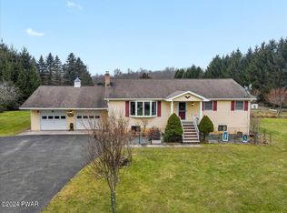 2 Bede Cir, Honesdale, PA 18431