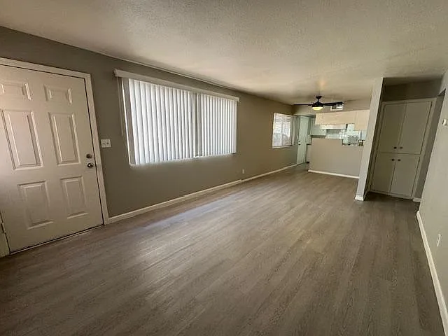 2007 W Berridge Ln — Photo 8
