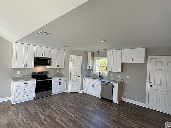 4th image of 109 Wingfield St