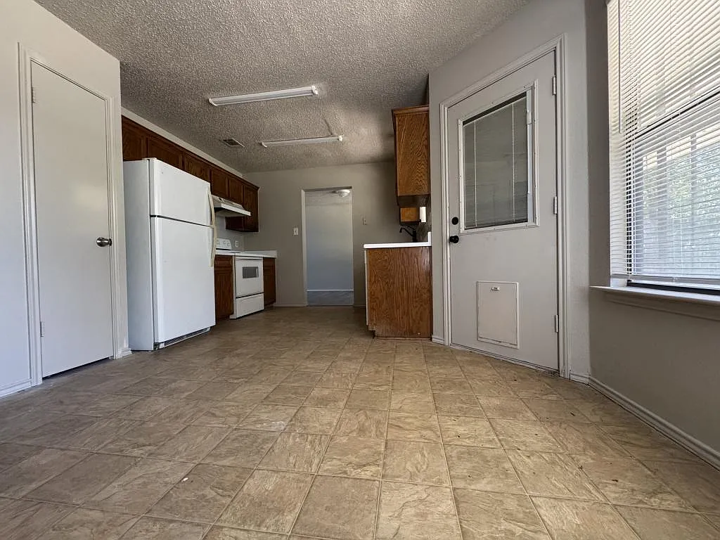 2902 Bluejay Dr — Photo 4